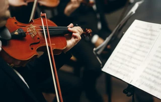 Digital Communication in the Music and Entertainment Industry