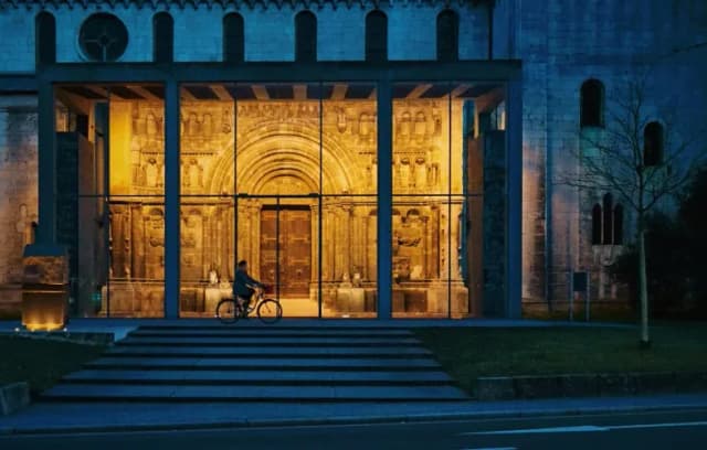 Master's in Artistic Training Church Music (specialisation in Choral Conducting, Organ, Liturgical Organ Play, Singing or Gregorianics/German Liturgical Singing)